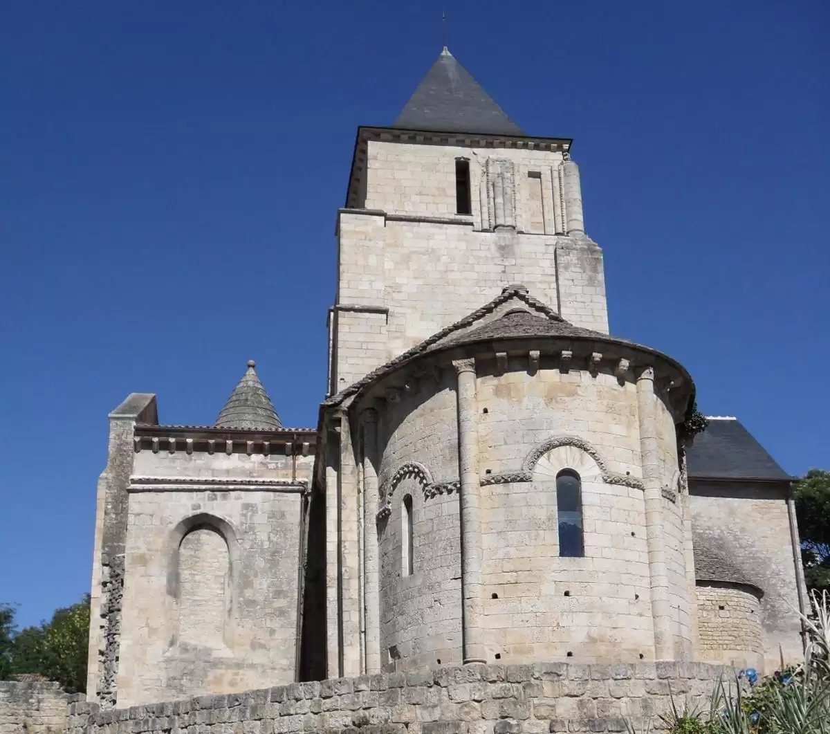  - Activités - melleeglisesaintsavinien_1200